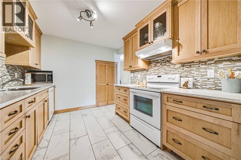 467 WOODVIEW Road Unit# 5 — photo 11 of 33