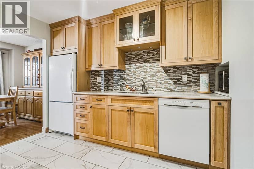 467 WOODVIEW Road Unit# 5 — photo 12 of 33