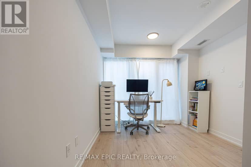 302 - 2 Augusta Avenue — photo 16 of 28