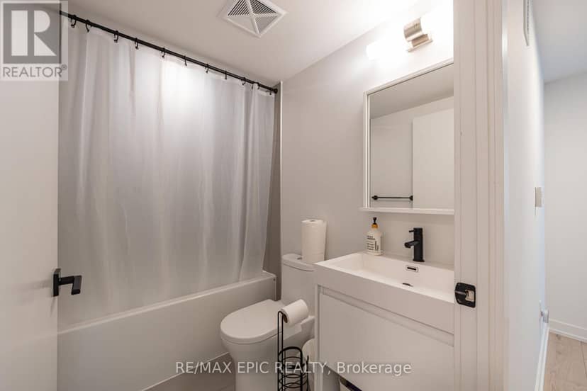 302 - 2 Augusta Avenue — photo 9 of 28