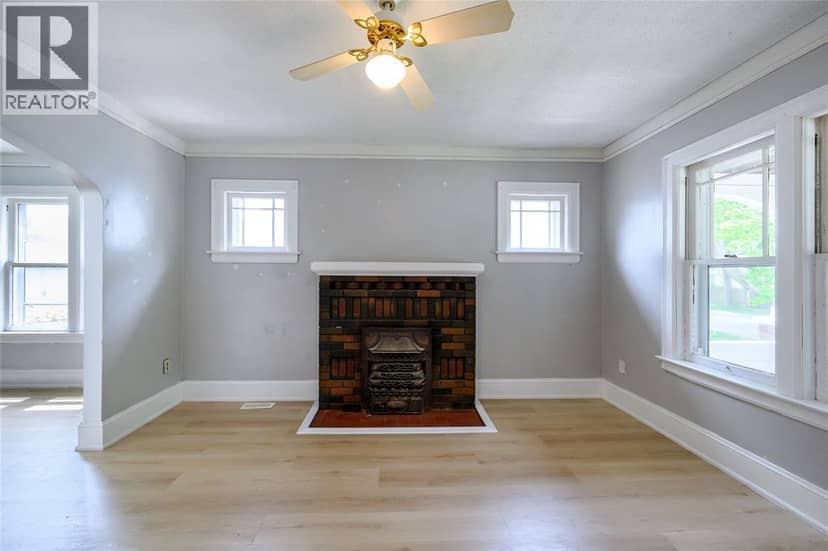254 Shepherd Street — photo 4 of 22