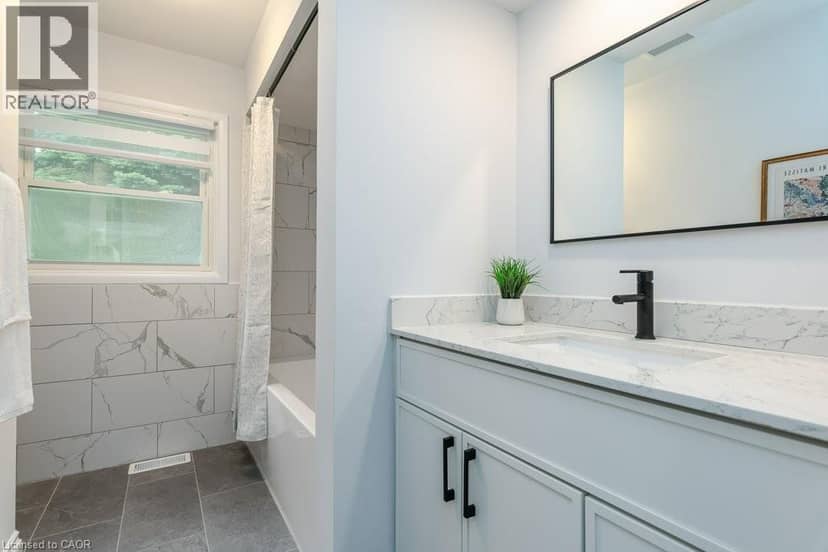 139 MACKAY Crescent — photo 17 of 27