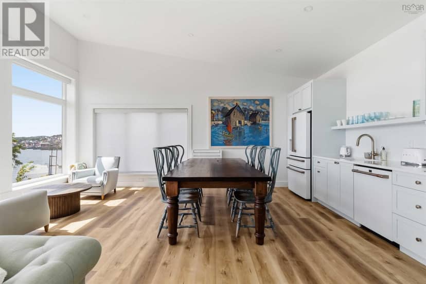 42 Shore Road — photo 18 of 35