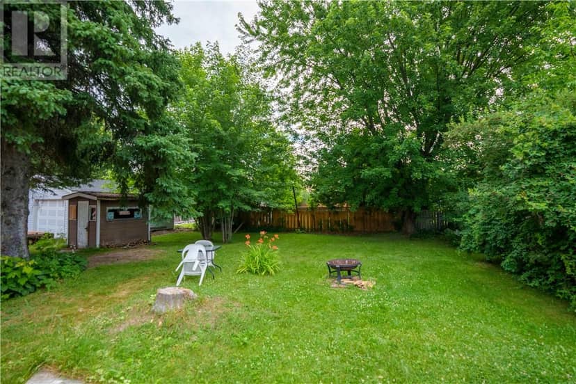 782 Westmount — photo 2 of 8