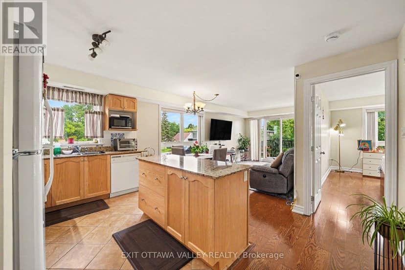 208 - 14 Norice Street — photo 14 of 31