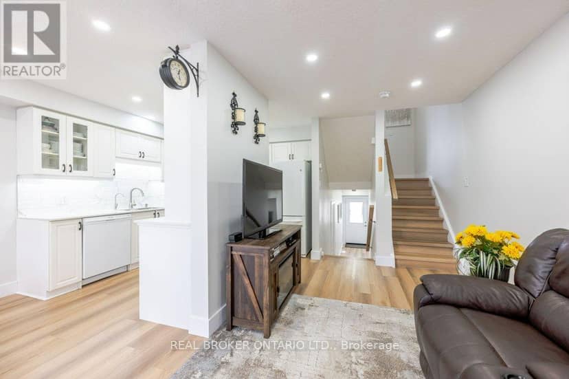 2 - 185 Highland Crescent — photo 12 of 40