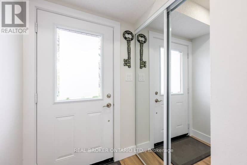 2 - 185 Highland Crescent — photo 4 of 40