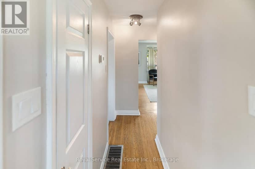 558 Burnham Street — photo 18 of 36