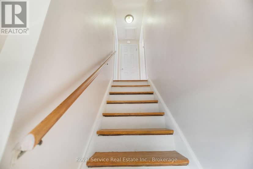 558 Burnham Street — photo 19 of 36