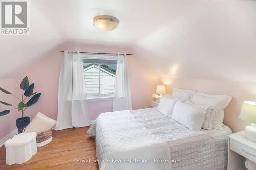 558 Burnham Street — photo 23 of 36