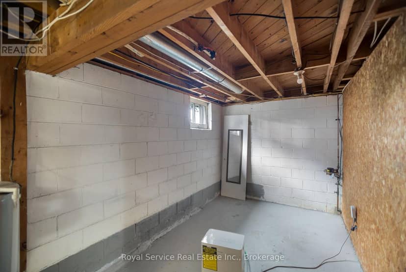 558 Burnham Street — photo 28 of 36
