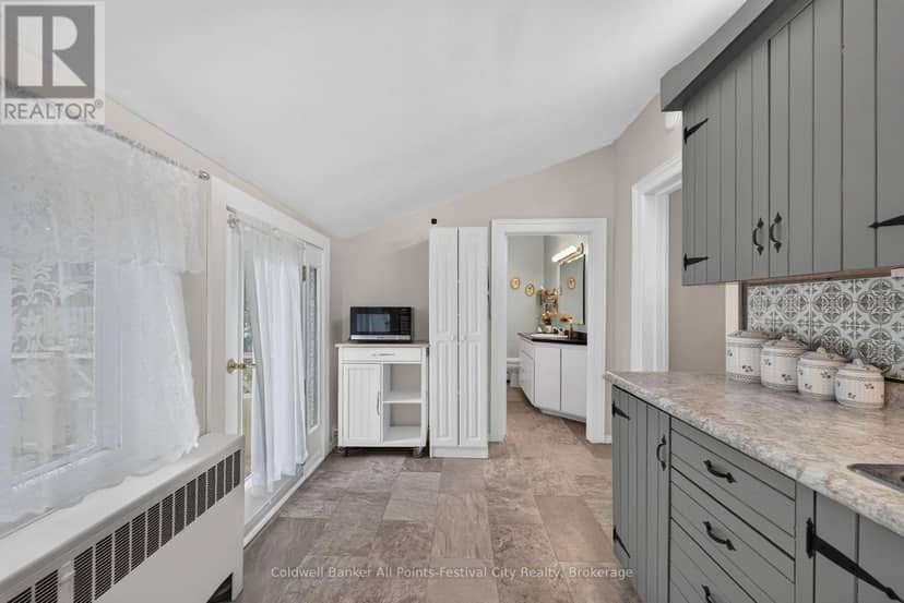 135 Essex Street — photo 23 of 40