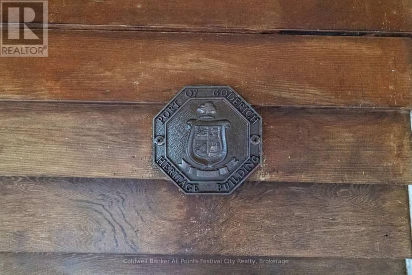 135 Essex Street — photo 4 of 40