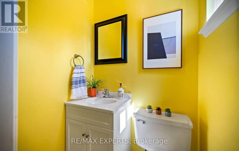 15 - 161 Moregate Crescent — photo 19 of 40
