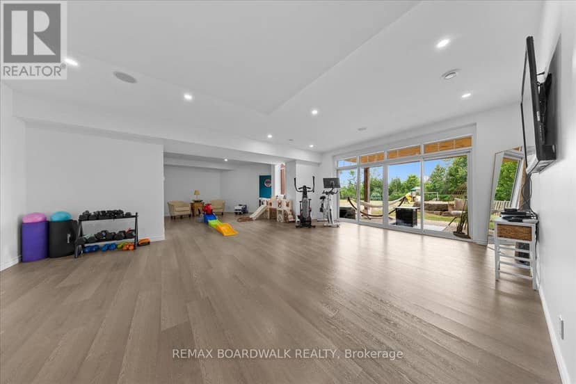 225 Hillcrest Drive — photo 37 of 40