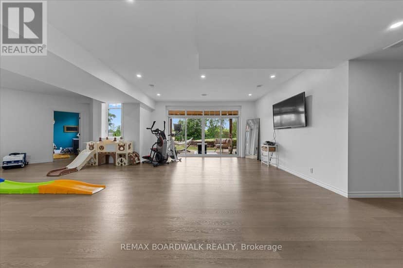 225 Hillcrest Drive — photo 39 of 40