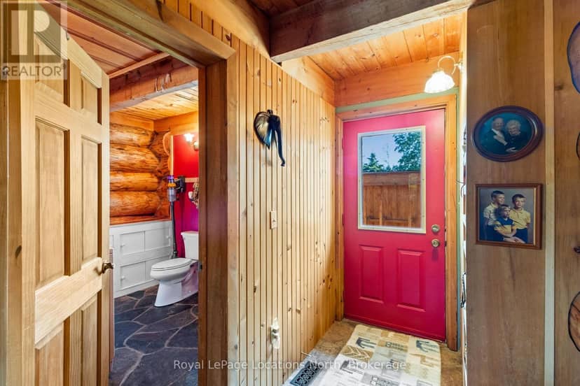 24 Oliver Crescent — photo 19 of 40
