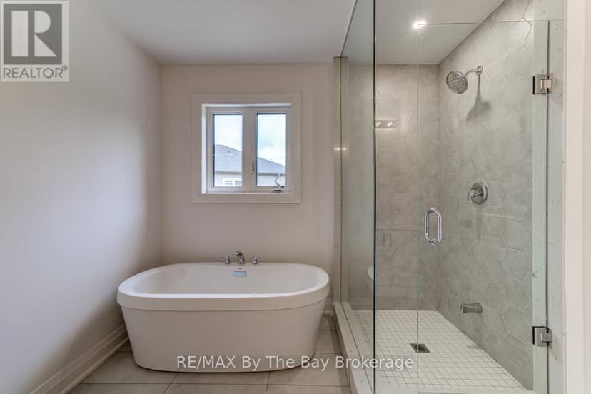 26 Amber Drive — photo 17 of 32