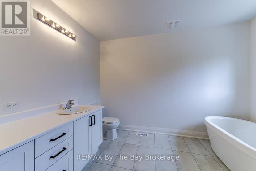 26 Amber Drive — photo 18 of 32