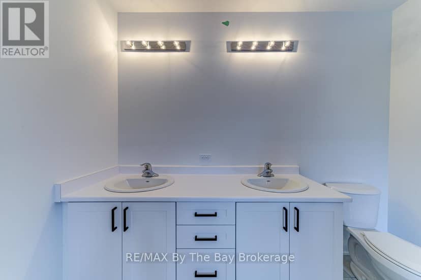 26 Amber Drive — photo 19 of 32