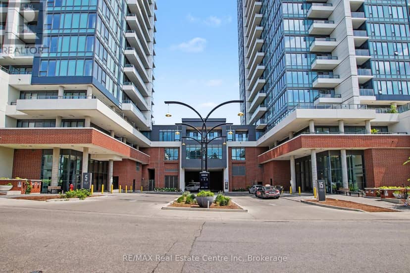 2214 - 15 Wellington Street — photo 3 of 35