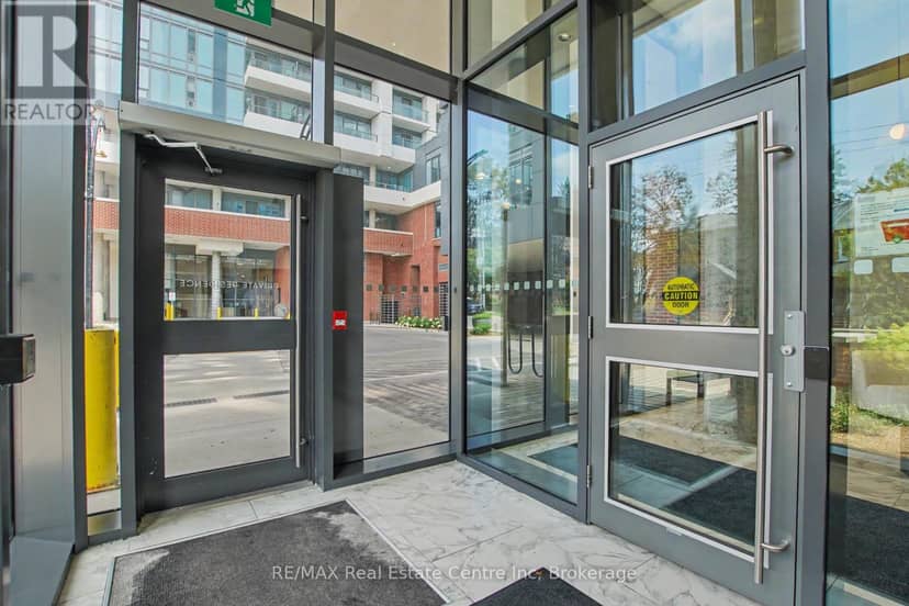 2214 - 15 Wellington Street — photo 6 of 35