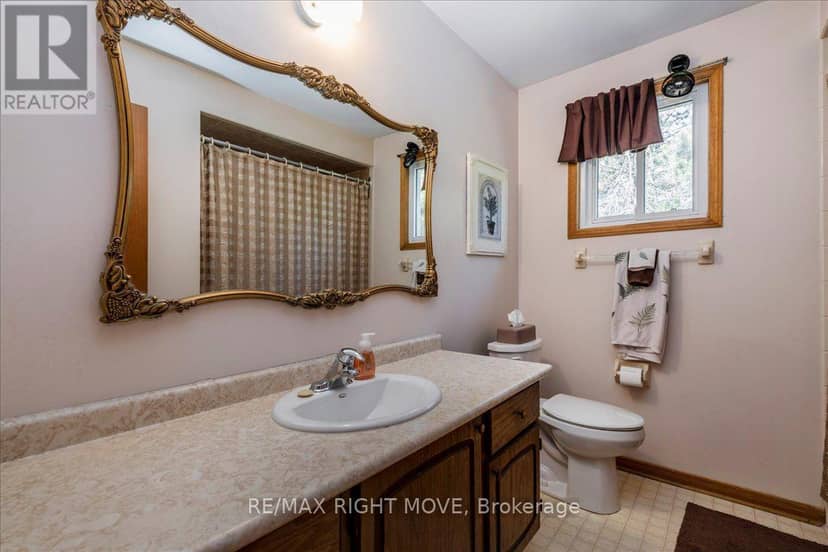 55 Laurentian Lane — photo 21 of 33