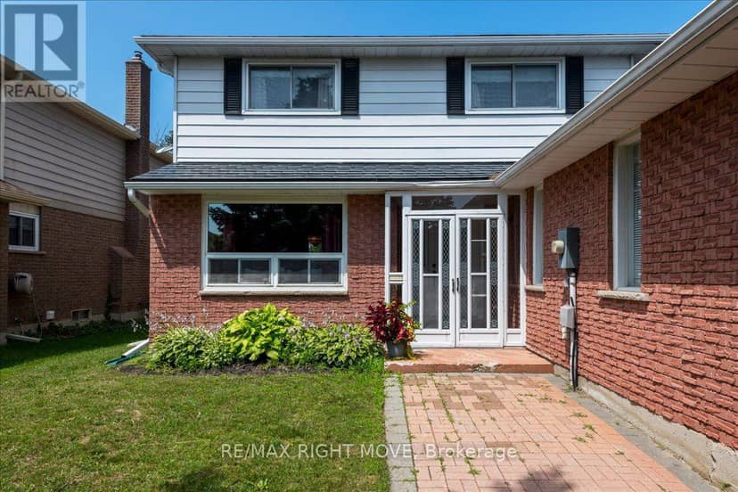 55 Laurentian Lane — photo 3 of 33