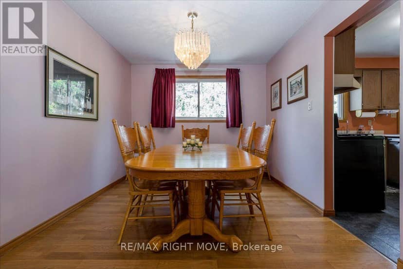 55 Laurentian Lane — photo 7 of 33