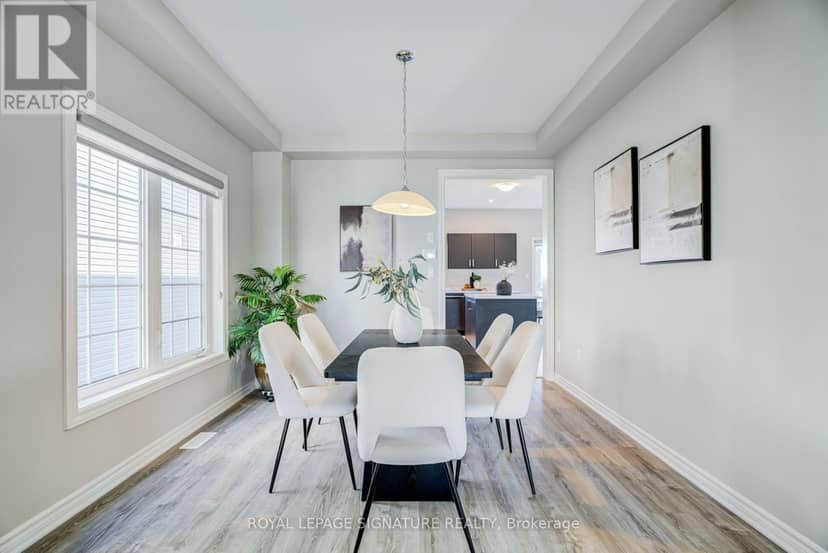 252 Springfield Crescent — photo 4 of 31