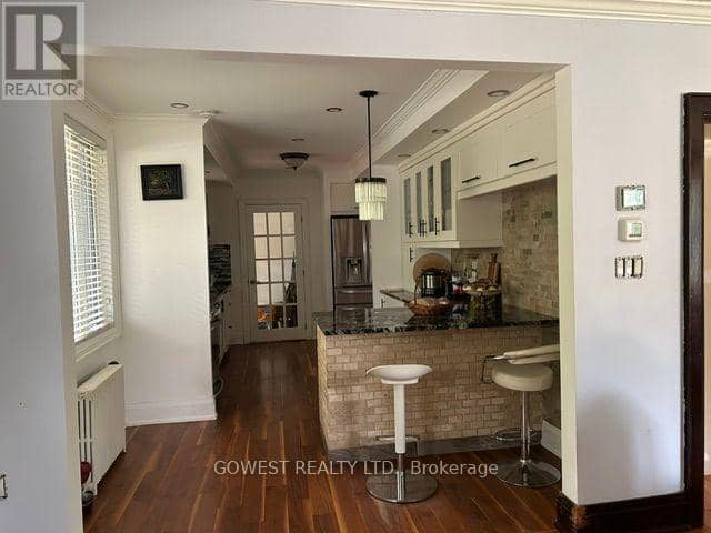 6054 Corwin Avenue — photo 3 of 9