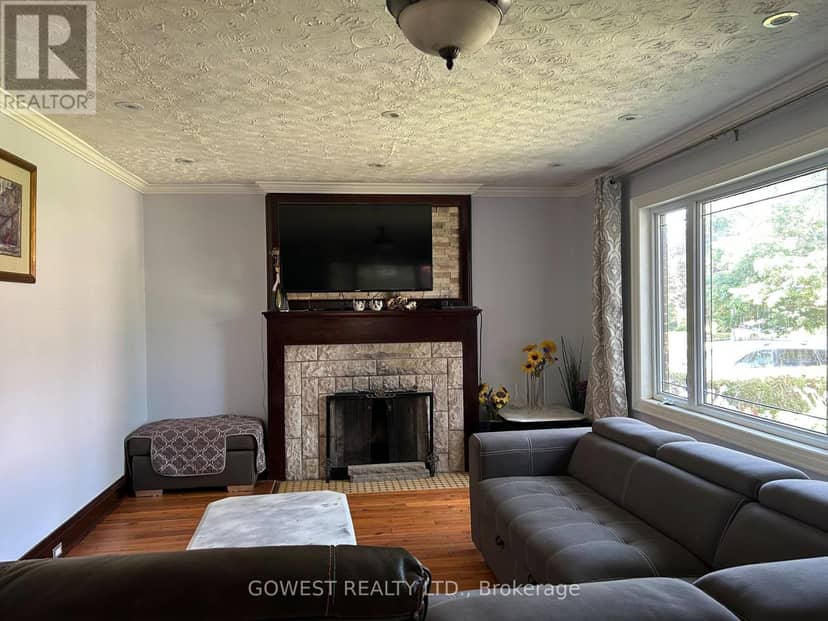 6054 Corwin Avenue — photo 4 of 9