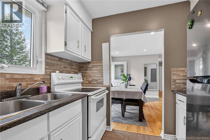 47 Willowbend Drive — photo 2 of 40