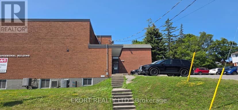 290 Dundas Street W — photo 5 of 16