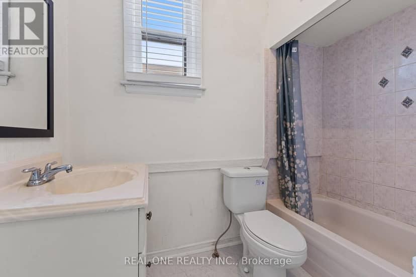 155 Victoria Avenue N — photo 21 of 34
