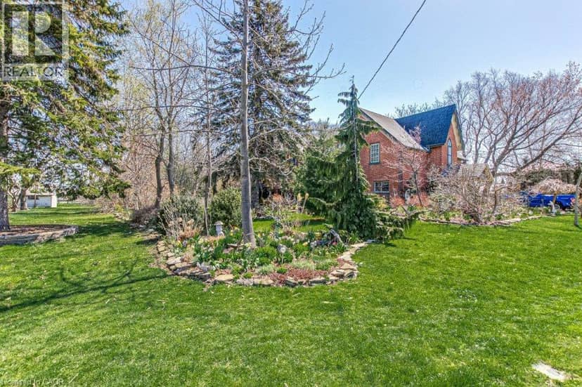 158 TOWNLINE Street — photo 3 of 39
