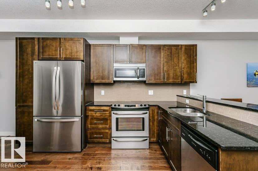 #209 10811 72 AV NW — photo 12 of 40