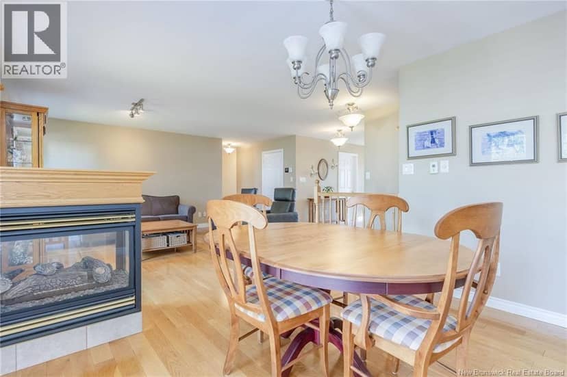 11 Weymond Crescent — photo 17 of 40