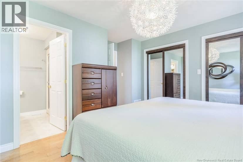 11 Weymond Crescent — photo 31 of 40