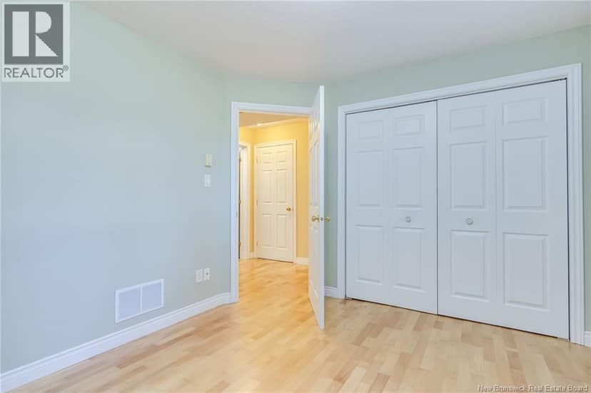 11 Weymond Crescent — photo 40 of 40