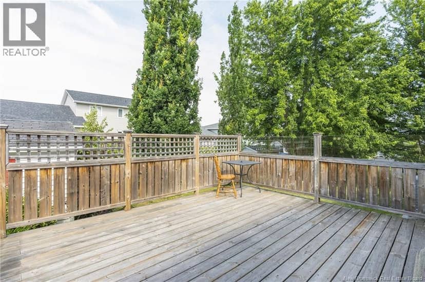 11 Weymond Crescent — photo 7 of 40