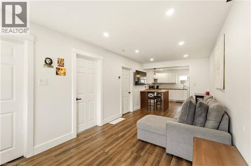 27 EDINBURGH Avenue — photo 4 of 24