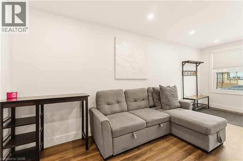 27 EDINBURGH Avenue — photo 5 of 24