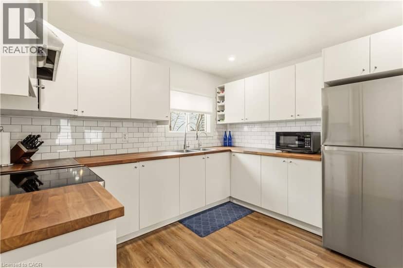 27 EDINBURGH Avenue — photo 10 of 24