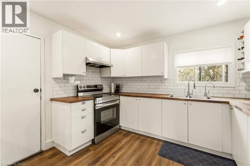27 EDINBURGH Avenue — photo 9 of 24