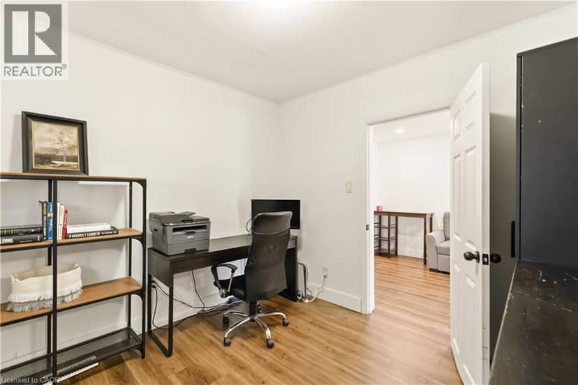 27 EDINBURGH Avenue — photo 15 of 24