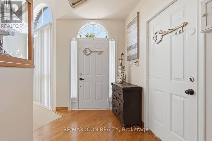 632 Thornwood Drive — photo 3 of 40