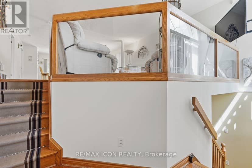 632 Thornwood Drive — photo 4 of 40
