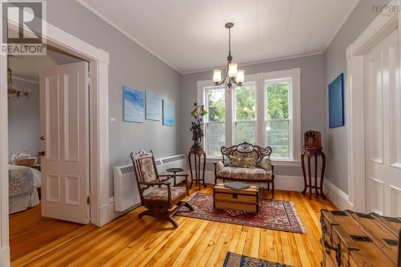 548 St George Street — photo 20 of 40