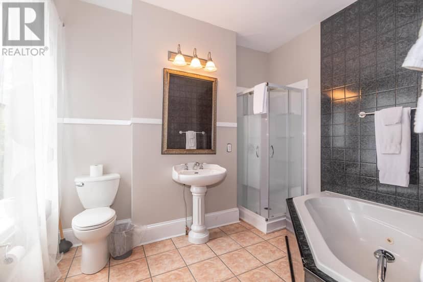 548 St George Street — photo 24 of 40